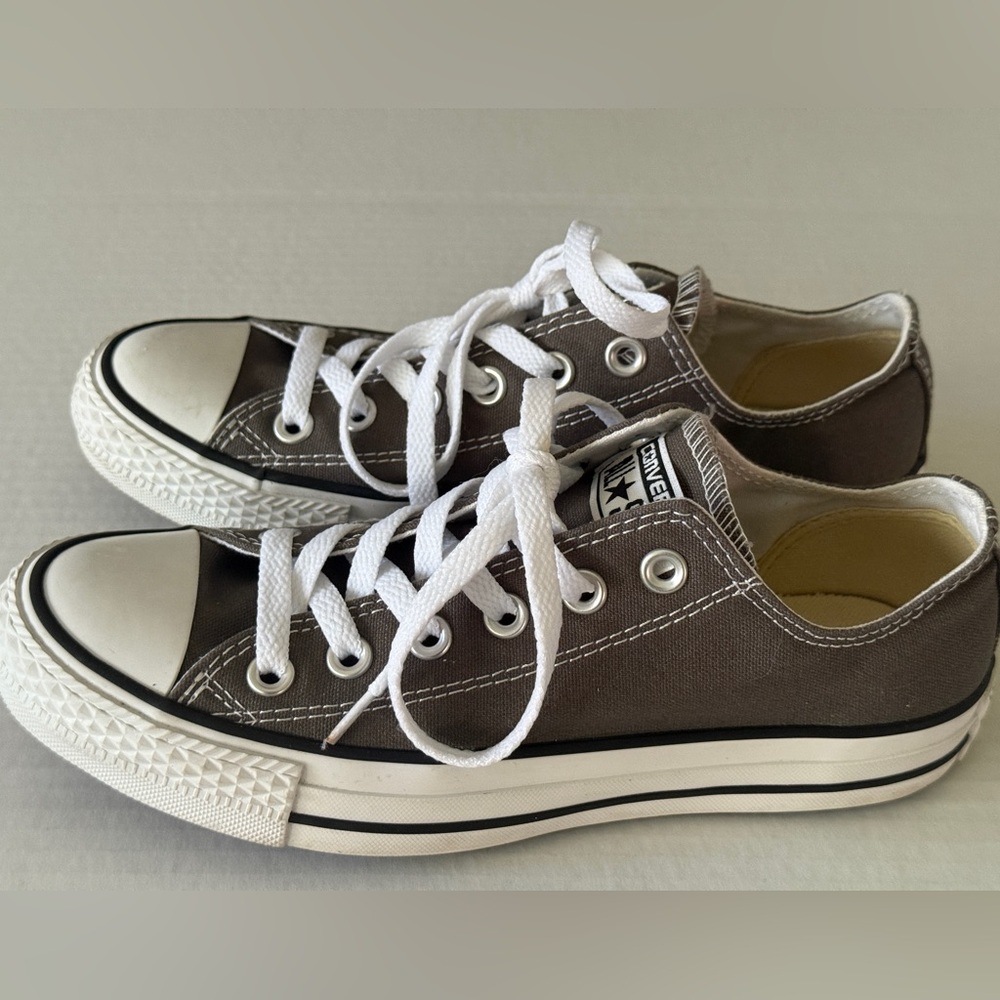 Converse All Star Chuck Taylor Gray Sneakers Low Top Men's Size 5 Women's Size 7